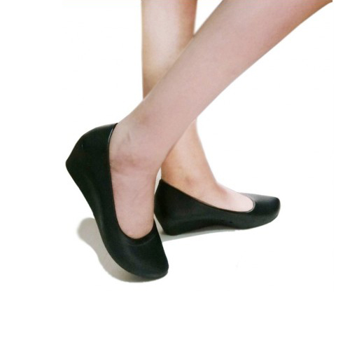 Thai Plastic Shoes Monobo Berry