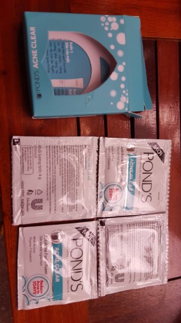 Combo 4 gói rửa mặt pond's(Trắng)