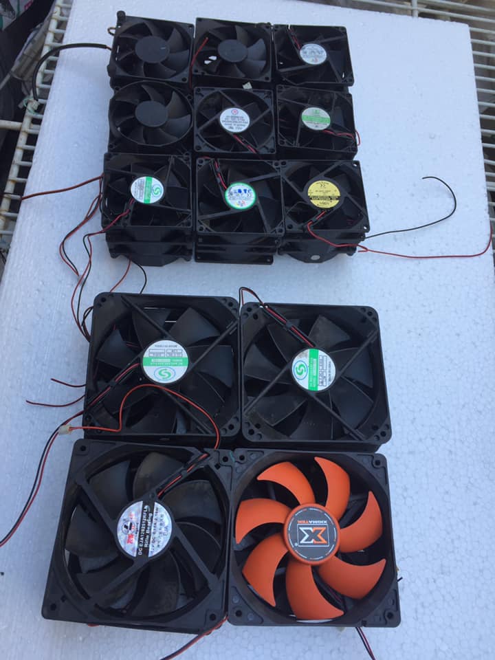 12V Cooling Fan, Size 9X9X2.5Cm, 12 Pieces, Black and Orange, Suitable for Computers and Electronic Components.