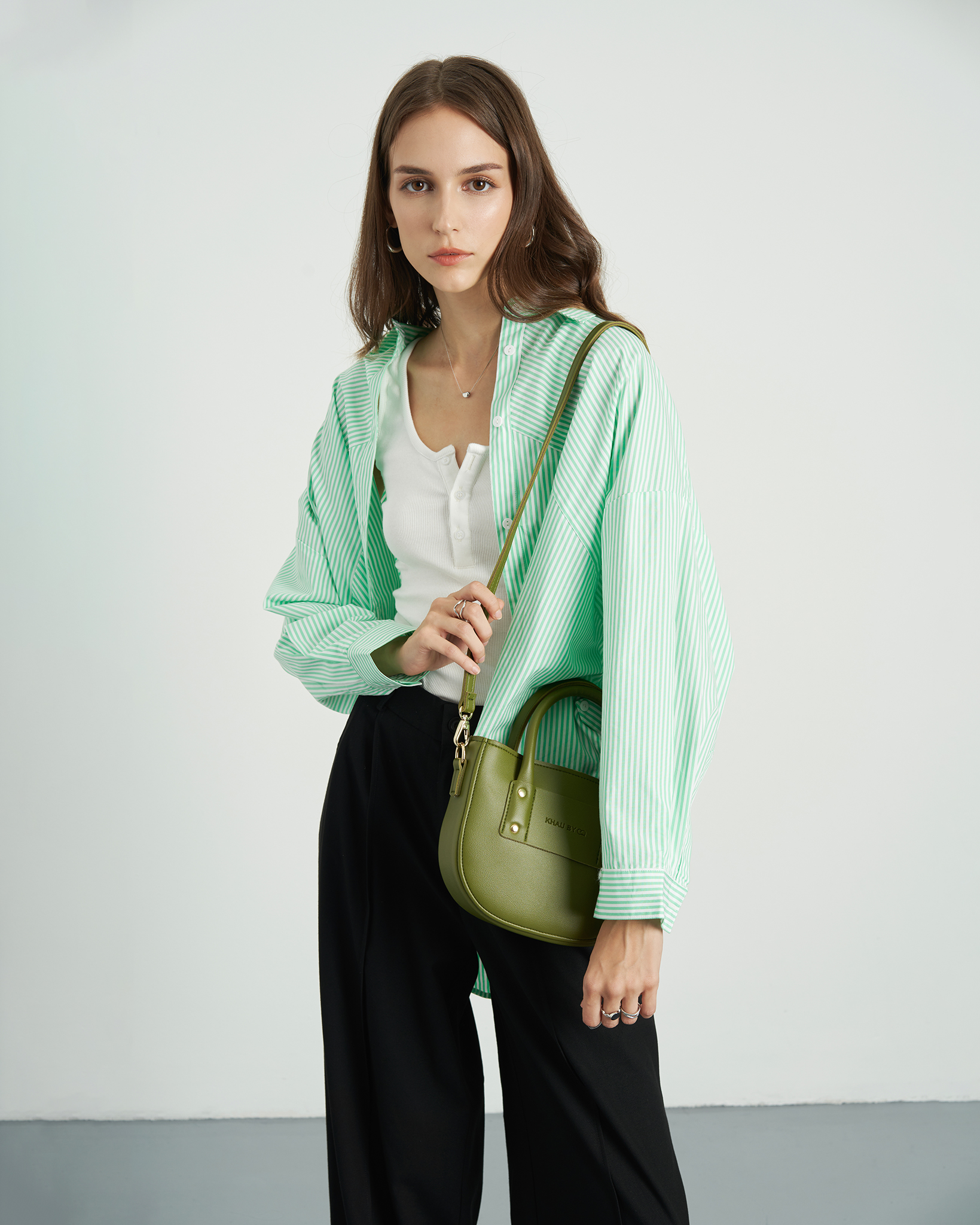 Áo sơ mi nữ KHÂU BY CQ Oversized