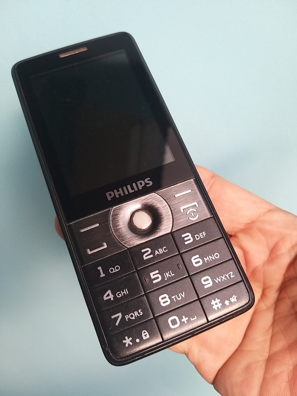Điện thoại Philips E570