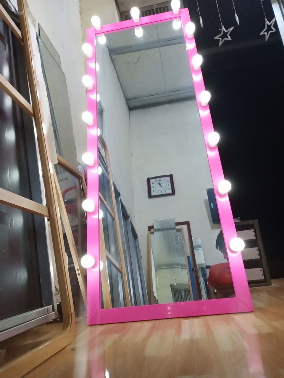 Gương đèn led 60x160cm viền hồng