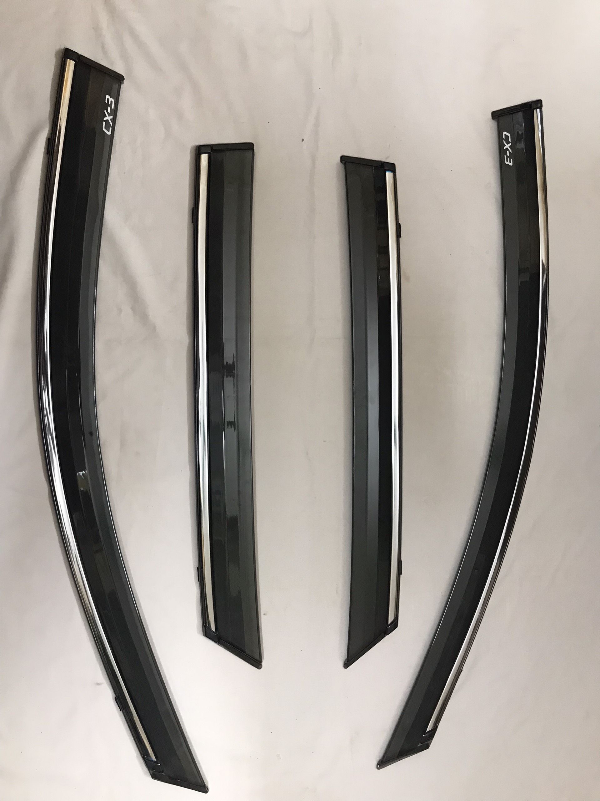 Vè Che Mưa Xe Mazda CX3, chỉ mạ crom cao cấp