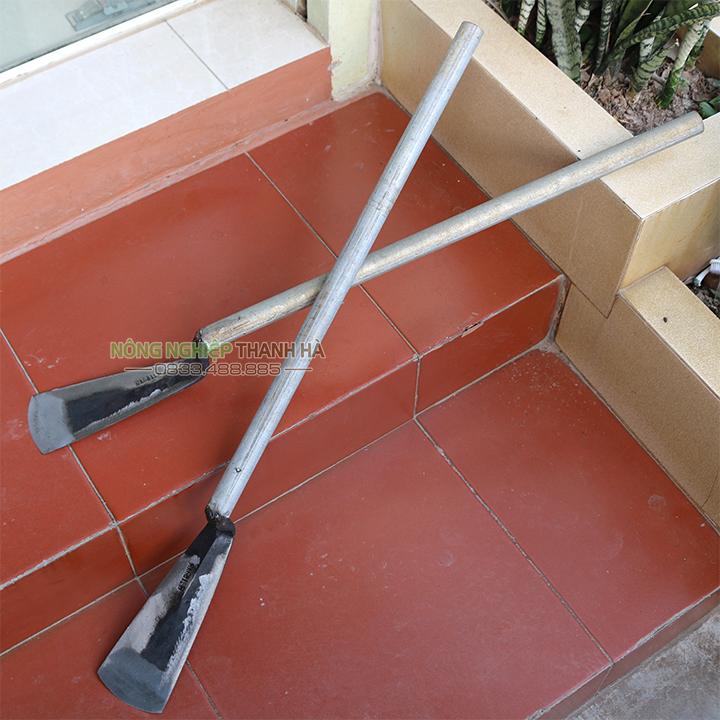 Thuổng đánh bầu lưỡi gấp cán dài 60cm