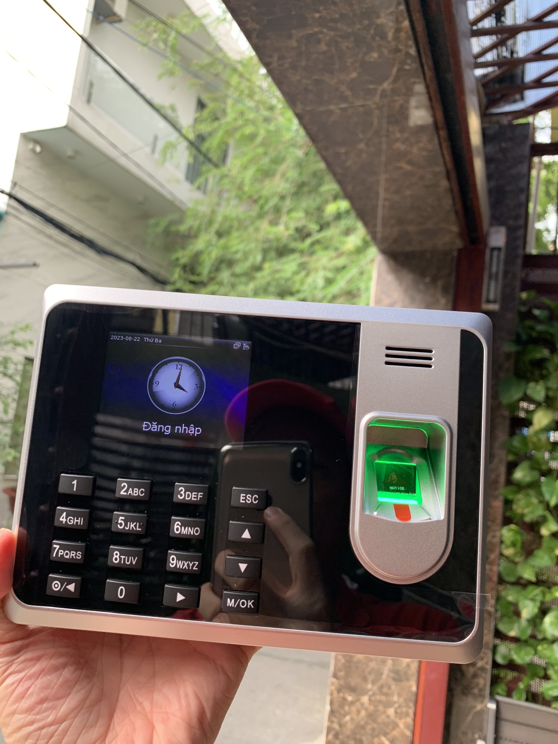 Máy chấm công vân tay Ronald jack T8A , sử dụng đơn giản dể cài đặt, phù hợp cho văn phòng và nhiều công ty