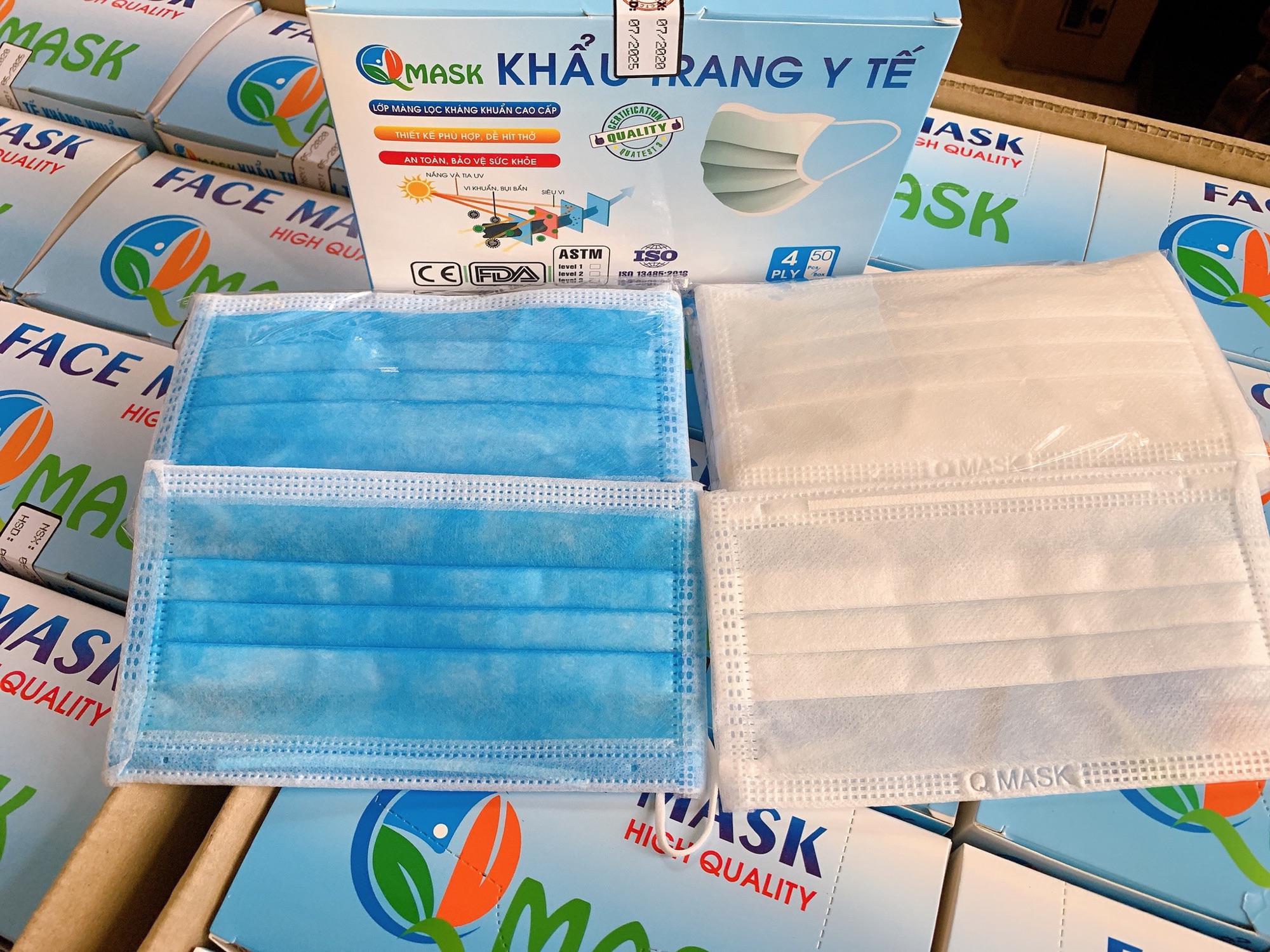 Khẩu trang 4 lớp
