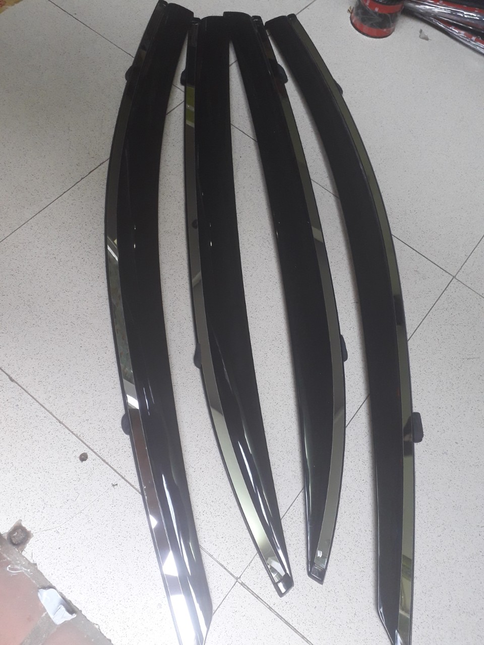 Bộ vè che mưa xe kia morning 2008-2010.