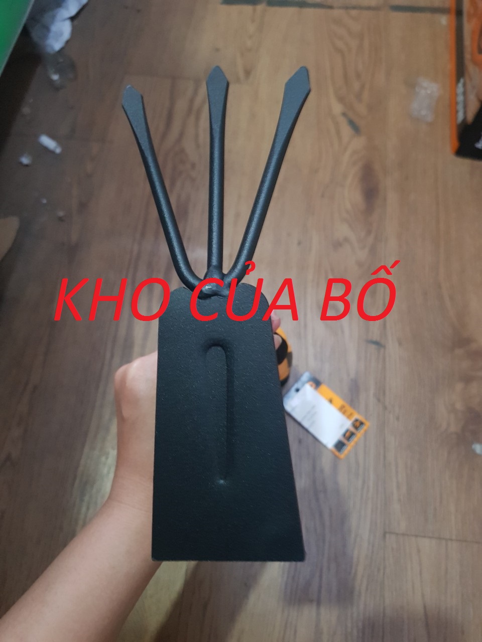 Dụng cụ xới đất làm vườn INGCO HGT979K 300mm