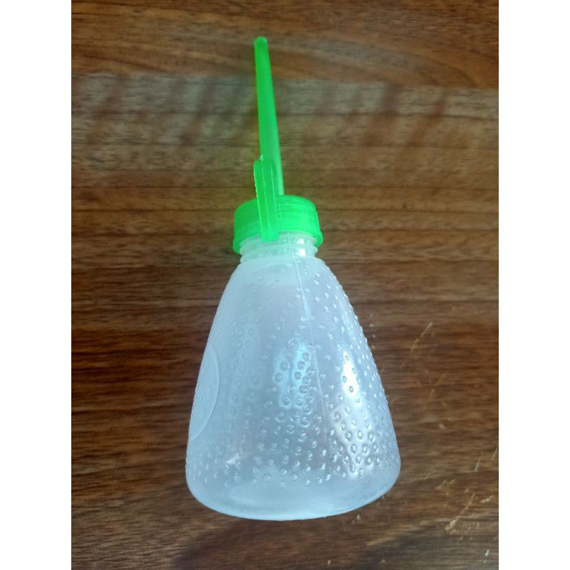 Lọ đựng dầu máy may( vịt dầu) dùng trong ngành may mặc