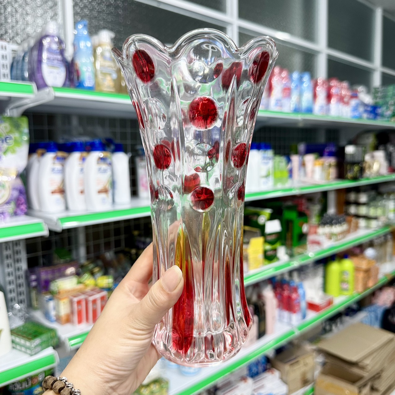 Bình hoa/ lọ hoa thuỷ tinh 25cm (Giao màu ngẫu nhiên)