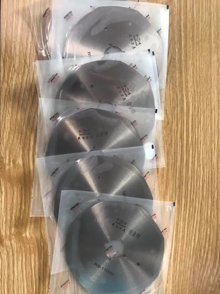 Lưỡi cắt vải cho máy 110mm ( lưỡi máy cắt 110) LOẠI TỐT , HÍNH BÁC GIÁC KHÔNG CUỐN VÃI VÀO MÁY