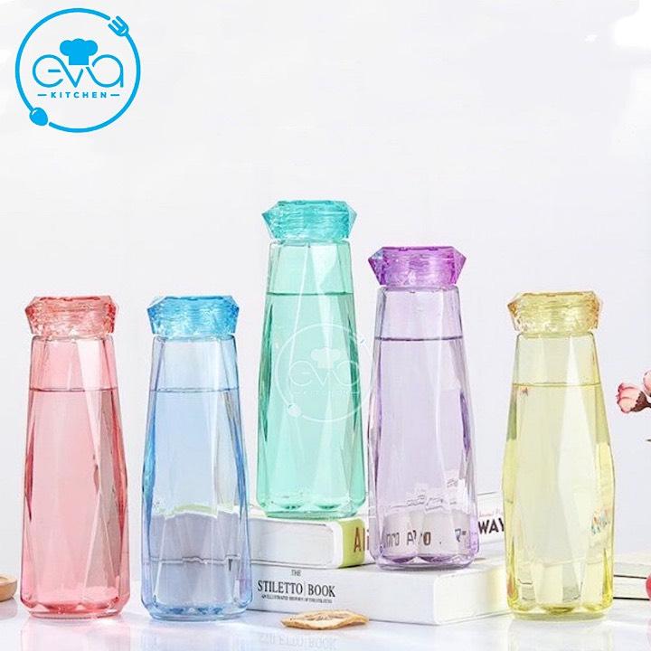 [HCM]Bình Thủy Tinh Màu Đựng Nước Dáng Kim Cương Diamond Cao Cấp/ Màu sắc : Ngẫu nhiên  Tím  Cam  Vàng  Lá  Dương