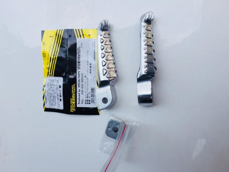 [HCM]gác chân bật bi trắng gắn xe tay ga vario.vision.AB.và nhiều xe tay ga khác