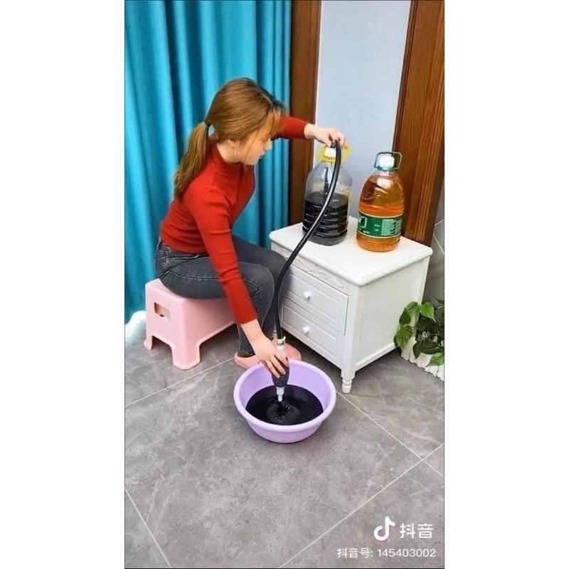 DỤNG CỤ BƠM HÚT CHẤT LỎNG  ĐEN KÈM 2 ĐẦU SIẾT