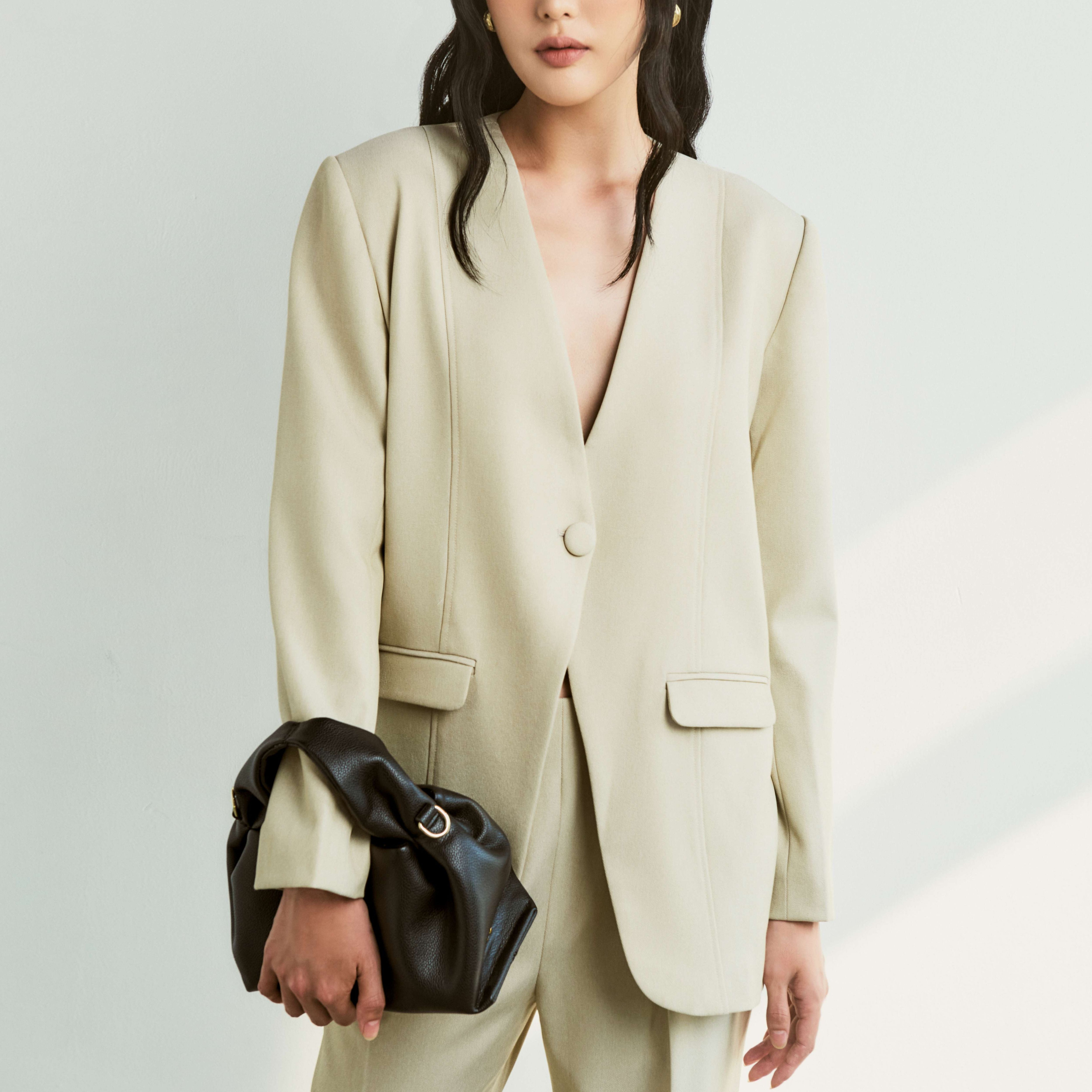 [Nhập LAZXUHUONG05 giảm 70k/499k] ƯỚM Set blazer Bờ Lây Giơ hai màu be