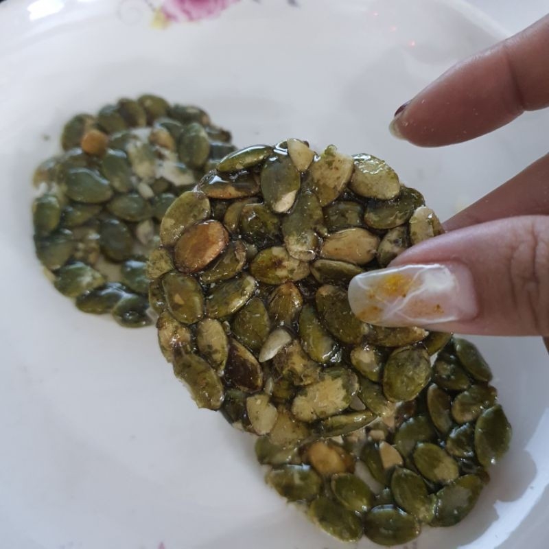 Bánh hạt bí + mè đen+ mè trắng - 300g