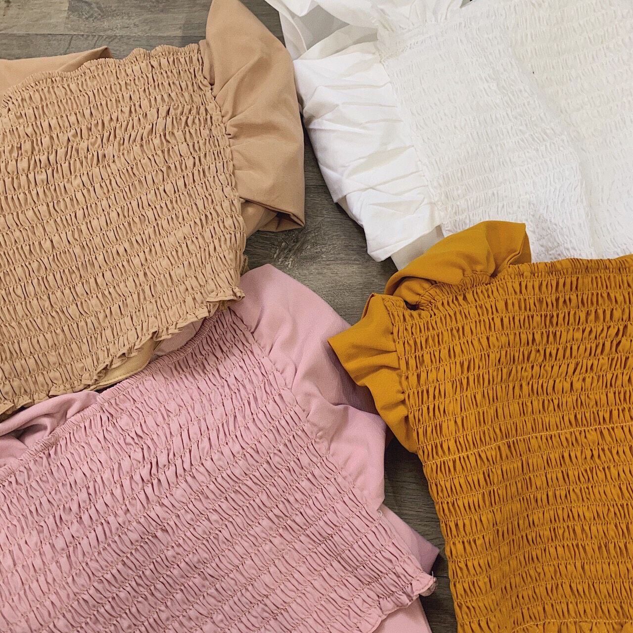 [HCM]Áo croptop lệch vai đính nơ