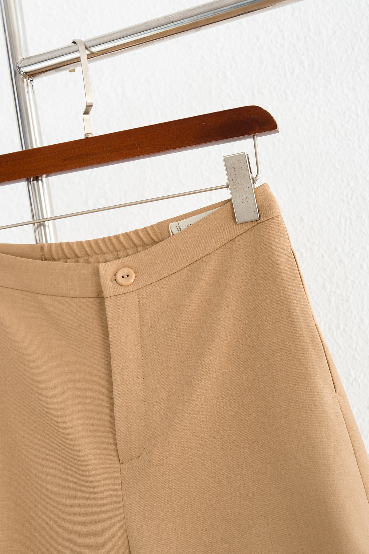 Quần Shorts Lamer Túi Dọc Cạp D64S23H001