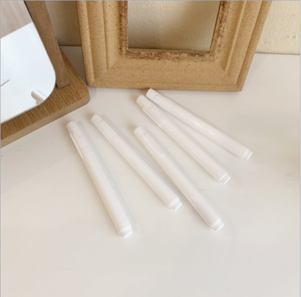 Pen writing up mirror-pen drawing up front glass-white color ink easy erasing.