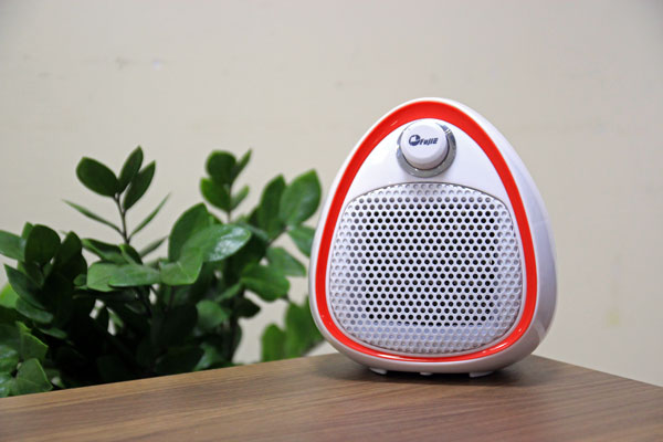 Quạt sưởi gốm Ceramic Mini FujiE CH-202 (đỏ/xanh lá/xanh dương)