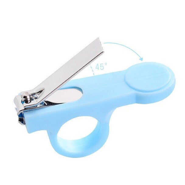 Bấm móng tay xỏ ngón cho bé trai bé gái
