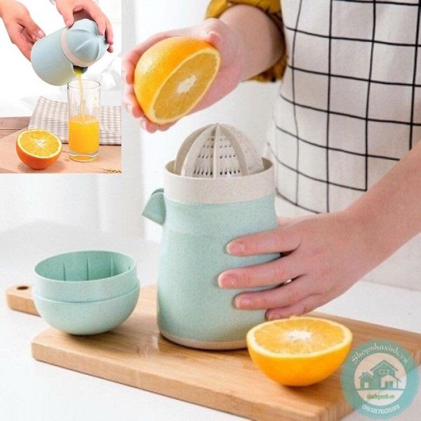 Vắt cam ép trái cây dùng tay đồng thời là Bình có quai chất liệu lúa mạch