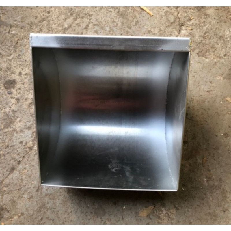 [Nhập RAISINGSTAR18, giảm 30k cho đơn 99k]Máng lợn inox hình gàu bền đẹp