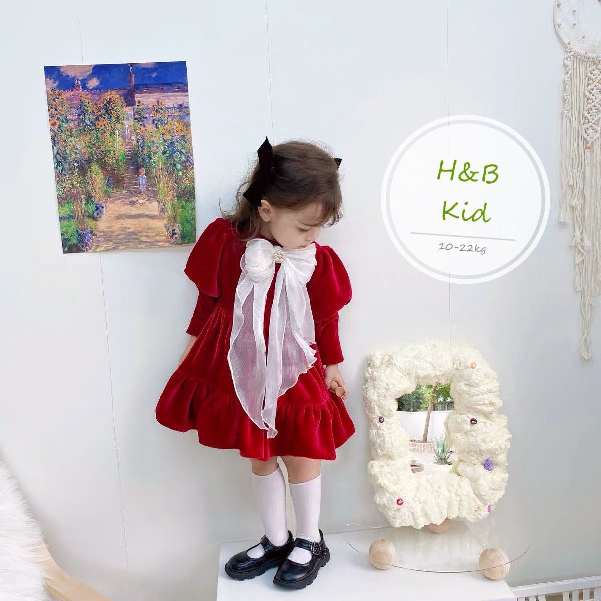 Váy nhung đỏ nơ voan trắng