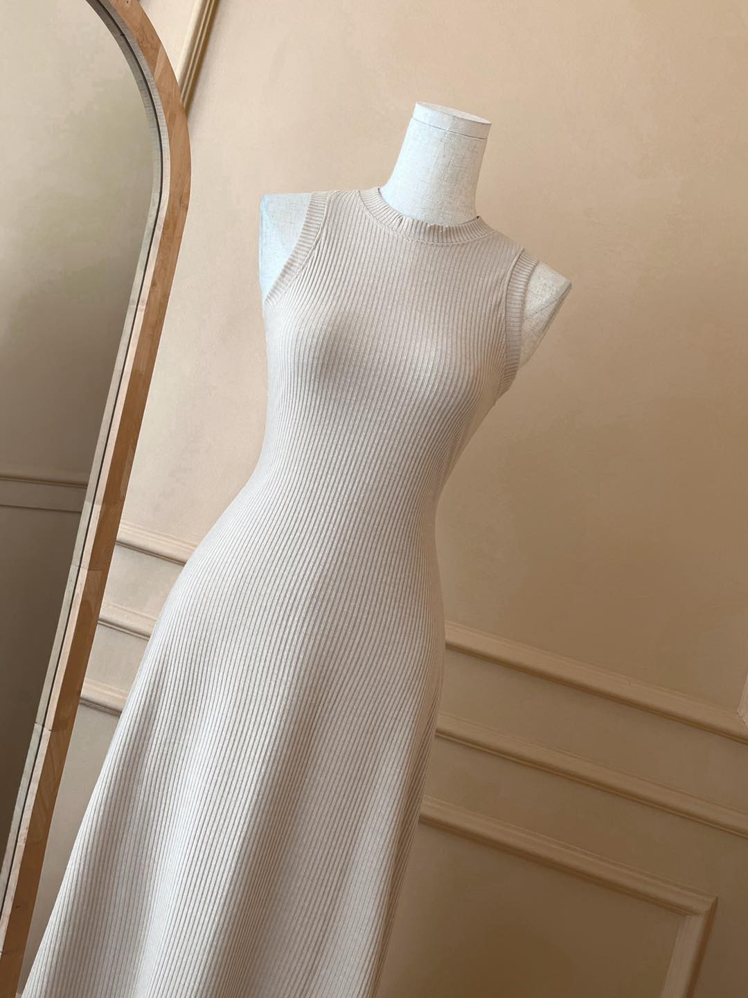 Đầm maxi thun gân cổ tròn kiểu basic thanh lịch