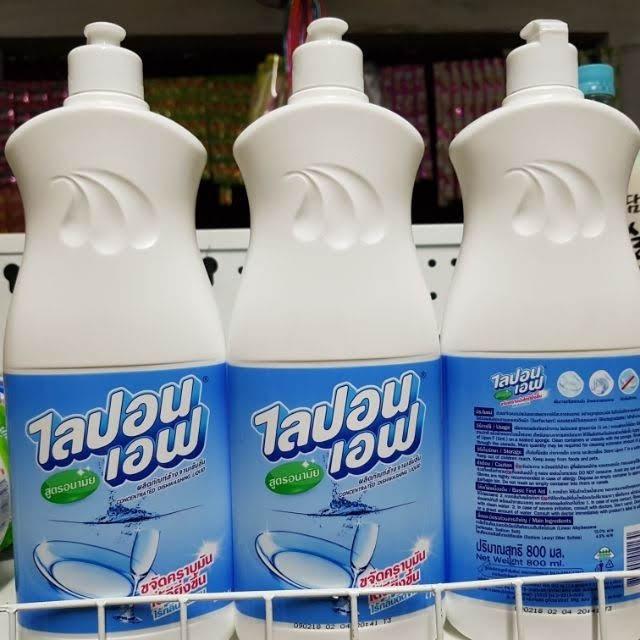 2 chai nước rửa chén Lipon mỗi chai 800ml