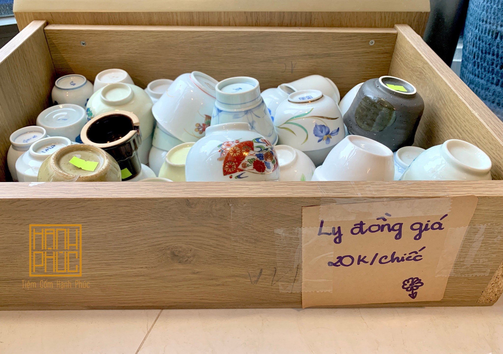 Japanese ceramic cup (20.000đ each)