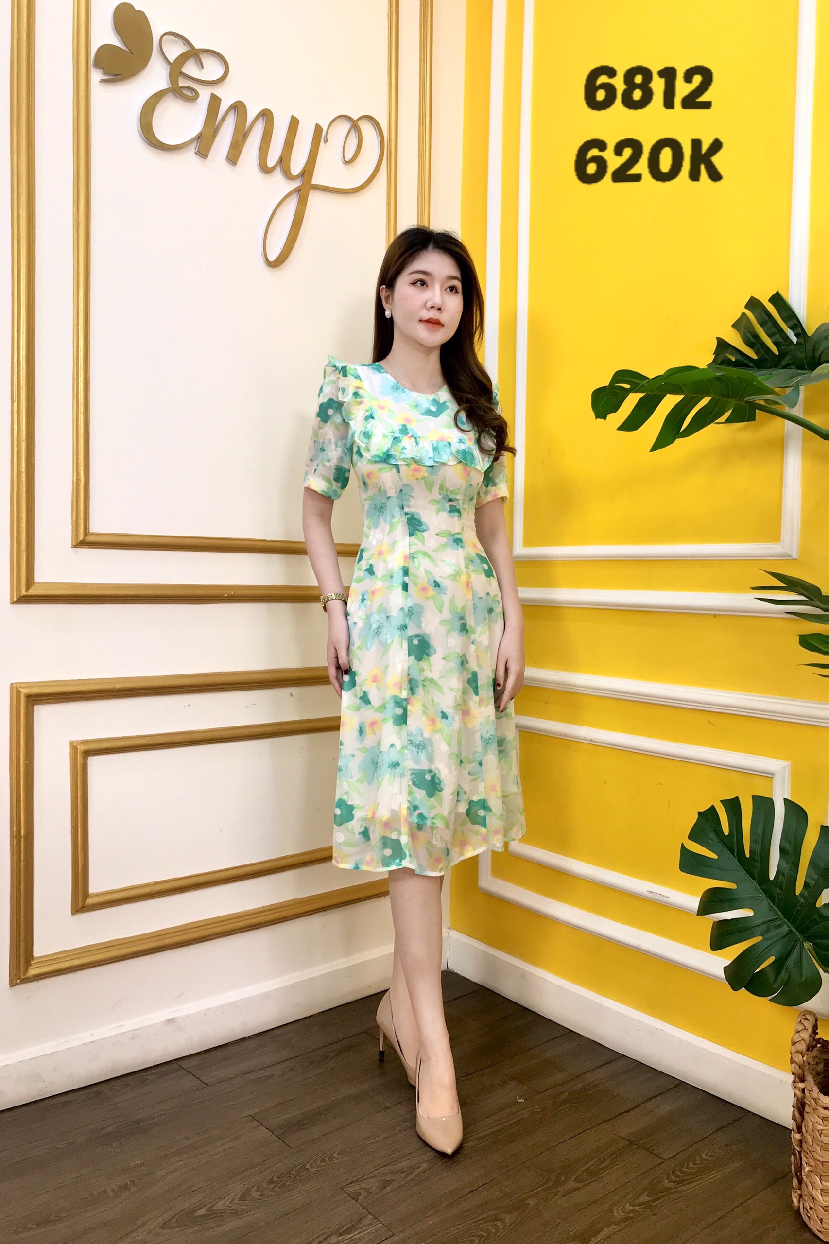 Đầm EMY EM6812 Xoè Midi Cổ Bèo