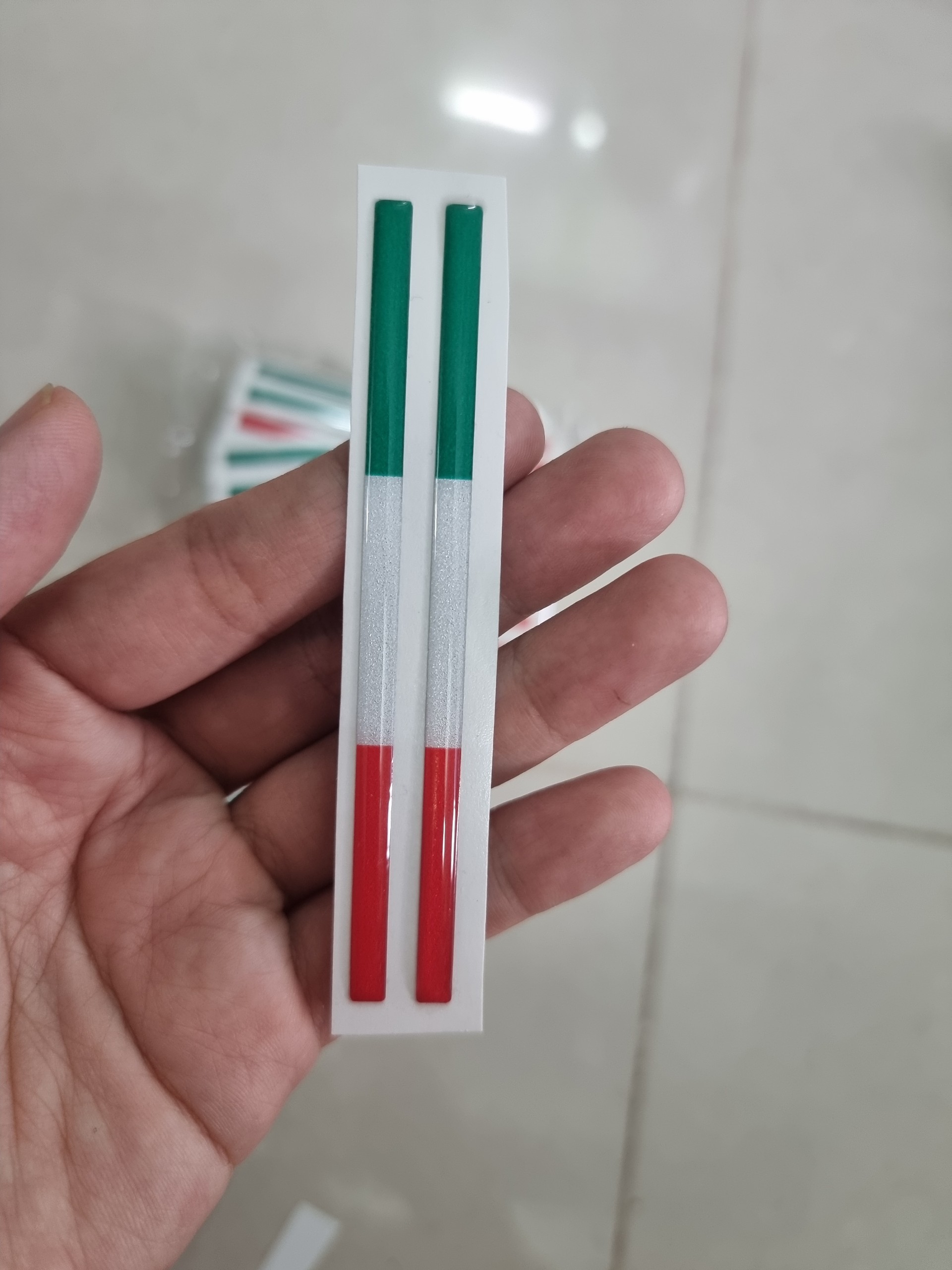 Tem logo cờ ý phản quang nổi