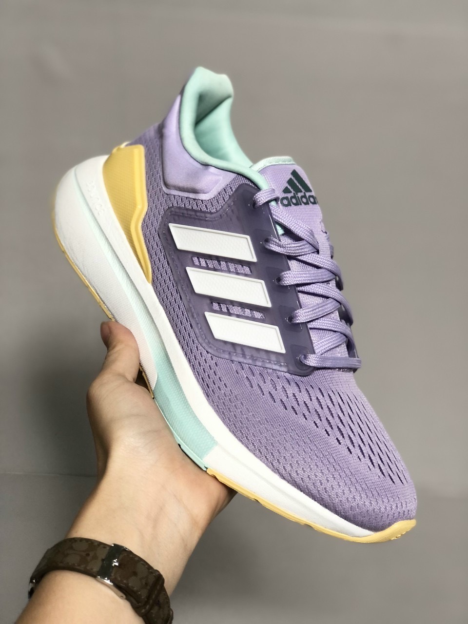 [ 𝙎𝘼𝙇𝙀 𝙃𝙊𝙏 ] Giày Thể Thao Nữ Adidas EQ21RUN
