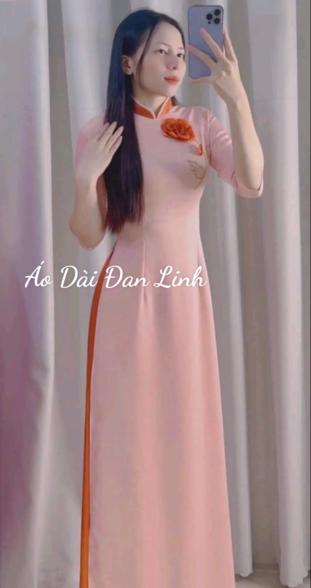 Áo dài lụa đính hoa may né cổ cách điệu - Áo Dài Đan Linh