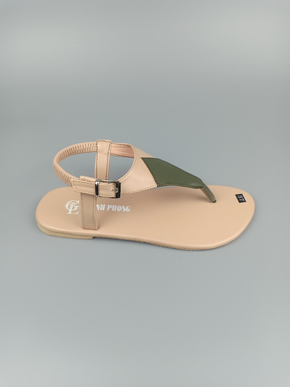 GIÀY SANDAL ĐẾ BỆT VÁ RÔ CƠ CÓ SIZE LỚN