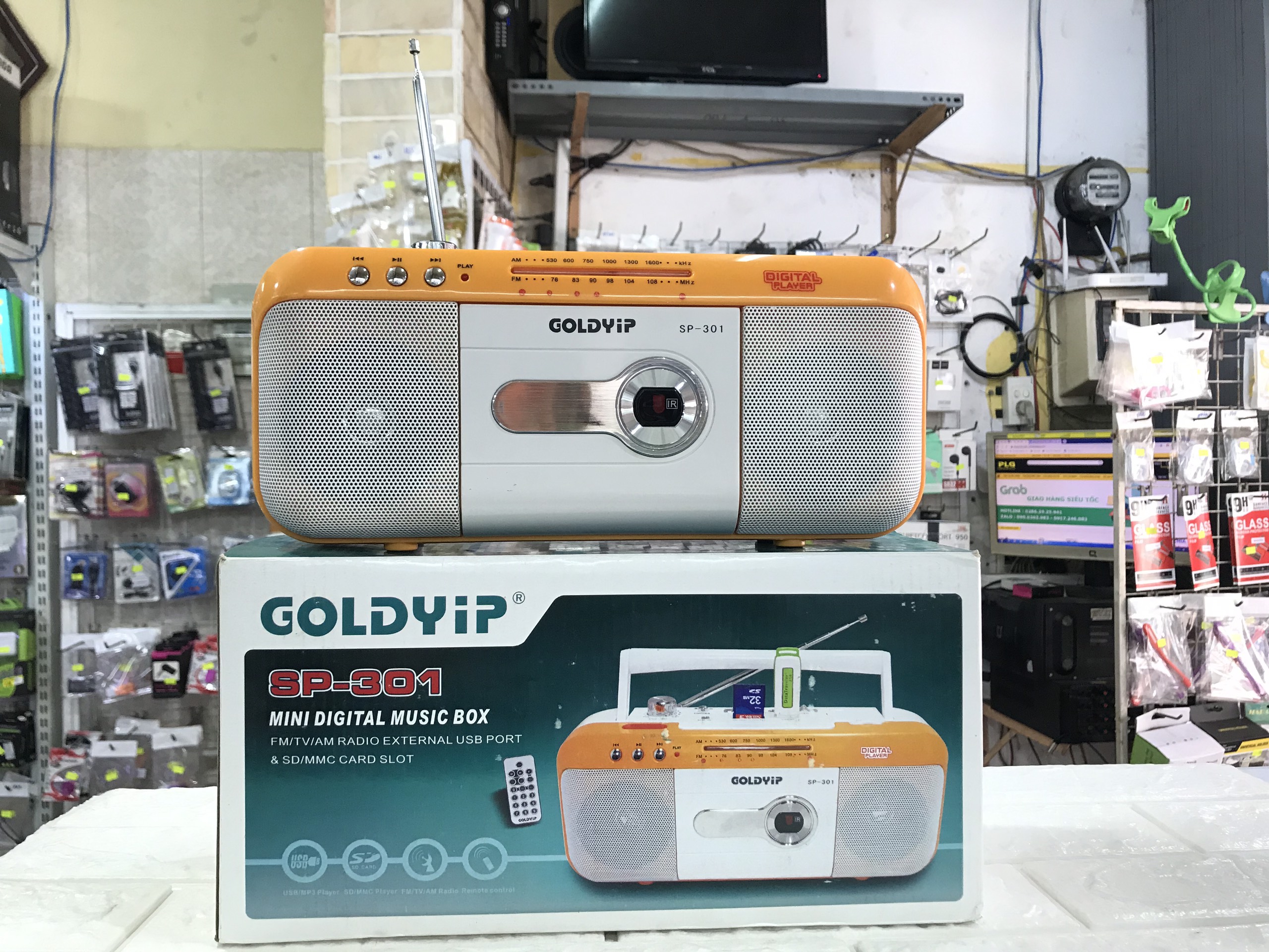 Loa hát usb,thẻ nhớ,radio goldyip sp-301 có fm,am