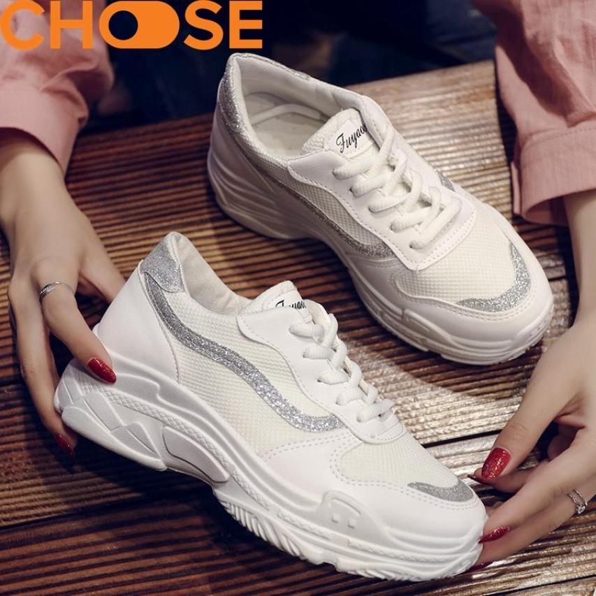 Giày Nữ Sneaker Đế Độn Giày Thể Thao Nữ Giày Bata Giày Lười Màu Trắng Mẫu Mới Mùa Hè Phối Viền Phong Cách Năng Động Mới 2907 giá rẻ