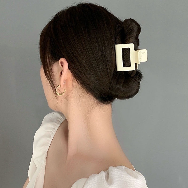 Kẹp Tóc Hình Cá Mập Đính Ngọc Trai Thời Trang Cho Nữ