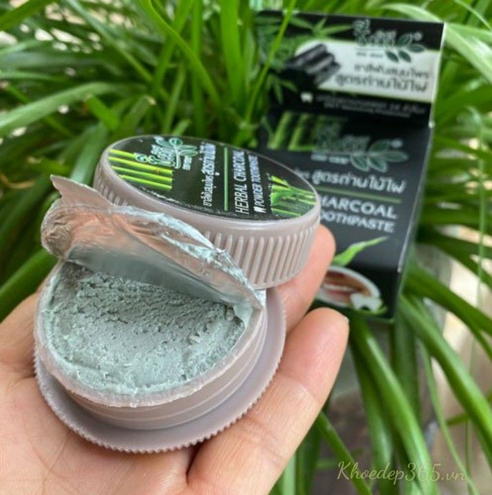 Kem Đánh Trắng Răng Than Tre Herbal Charcoal Thái Lan 25g