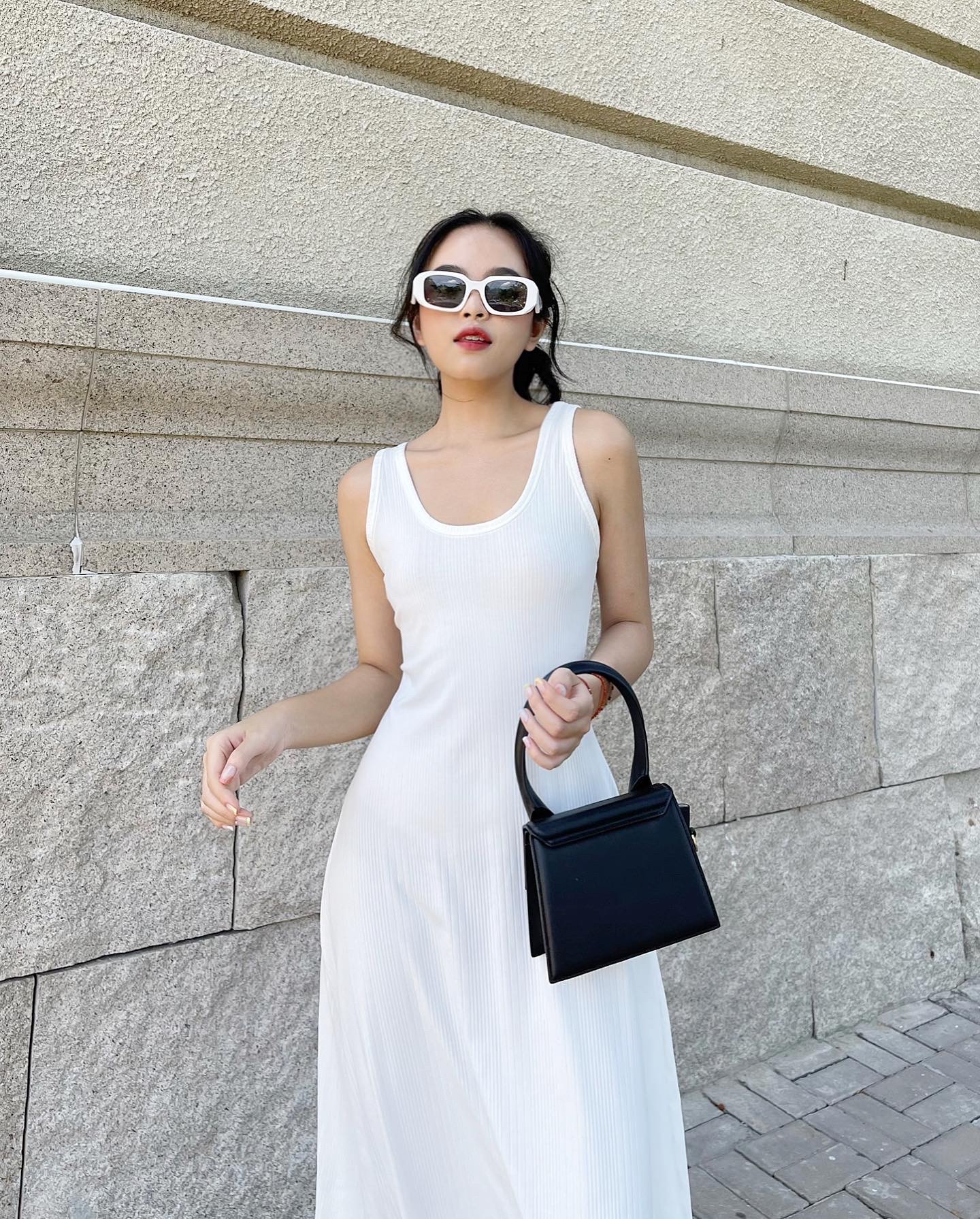 WHITELAZZ |Đầm thun dáng suông màu trắng đen - Layla Basic Dress