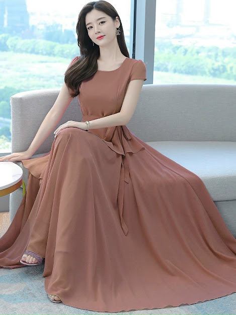 Long Stuffed Dress with Ruffled Hem and Tie-Waist
