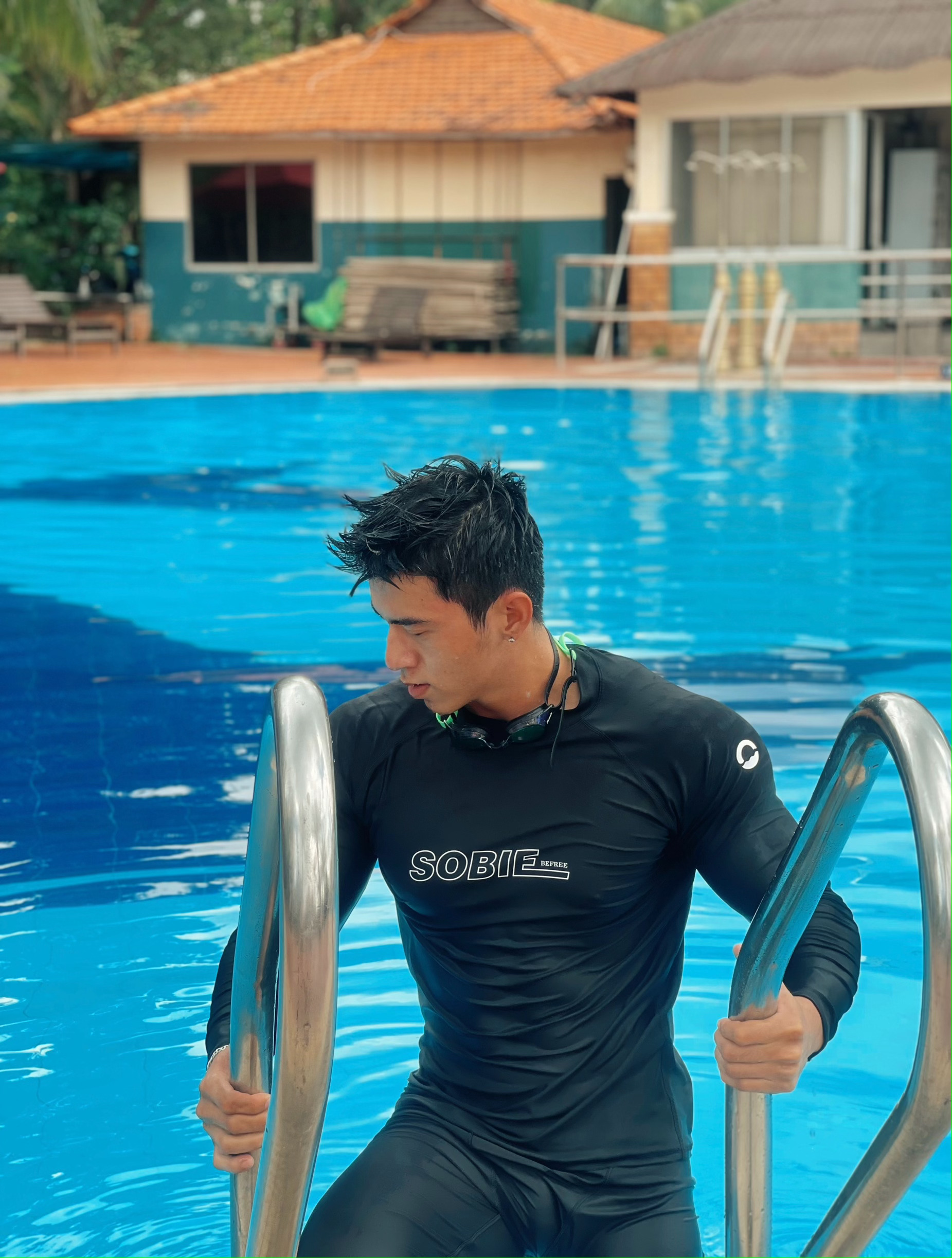Áo Bơi Nam Tay Dài Black Sobie