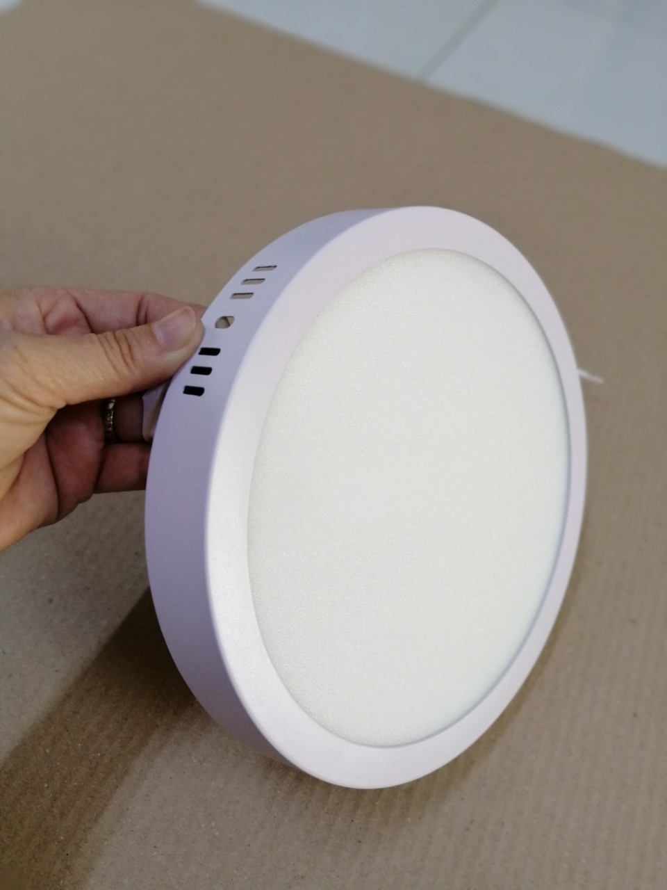 Đèn led ốp trần nổi 24W tròn sáng trắng