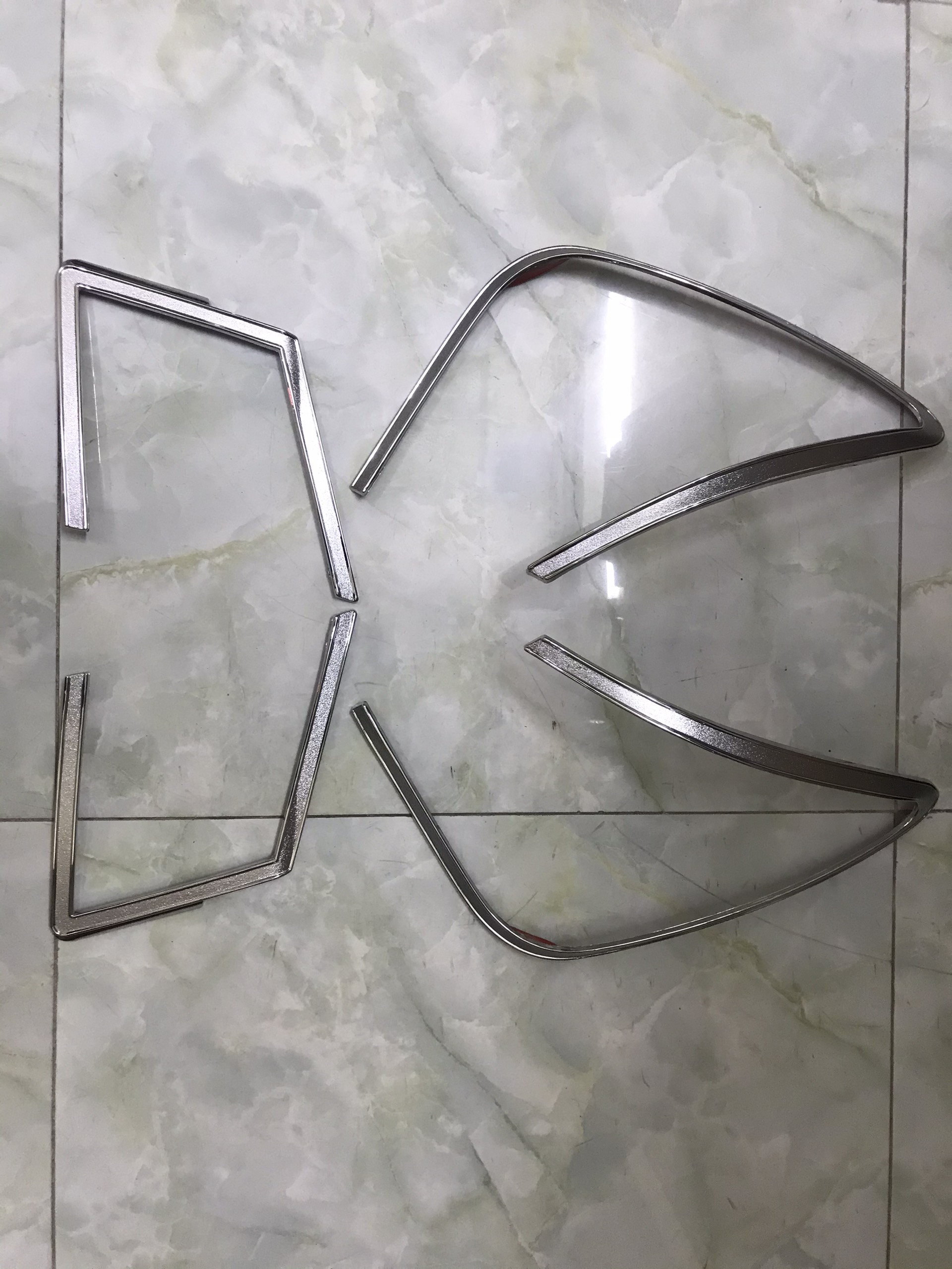 Bộ ốp viền đèn hậu xe Chevrolet Cruze 2009-2010