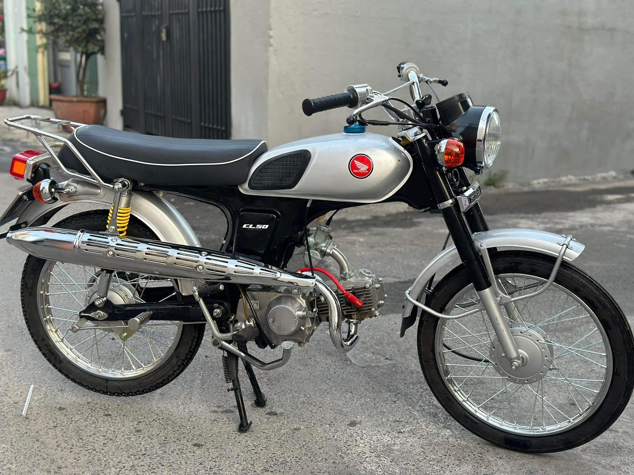 Chắn bùn dè xe CL. Dành cho các dòng xe 67 - 68 - CD - CL (một bộ trước sau như hình)