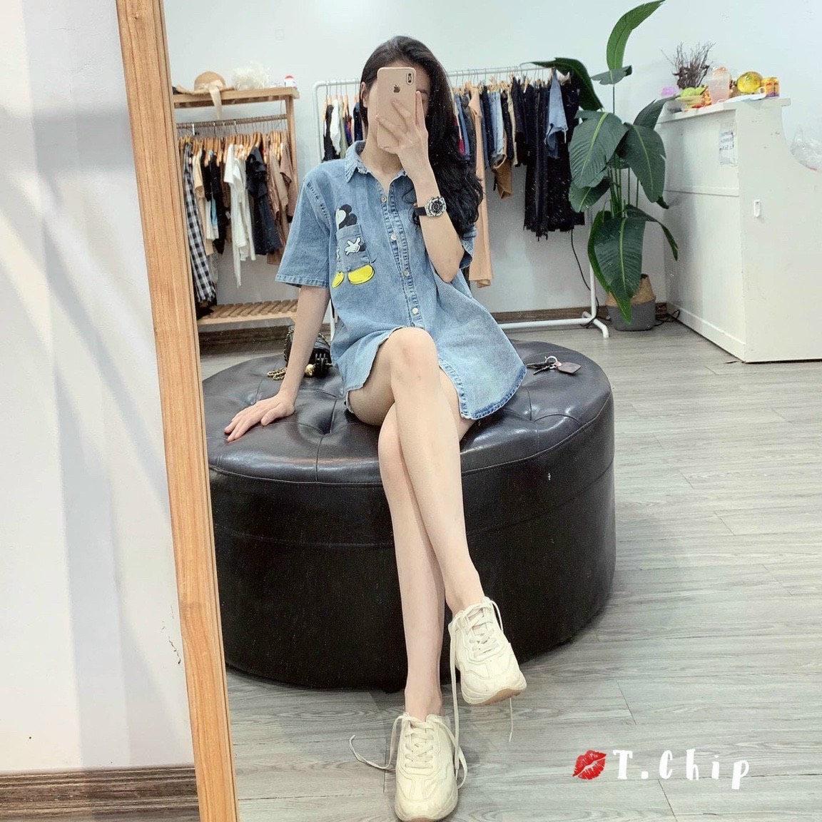 ÁO SƠ MI BÒ IN MICKY TÚI NGỰC CHO NỮ