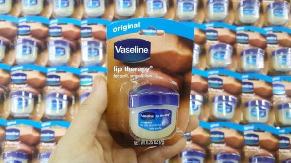 Son Dưỡng Môi Vaseline Trắng