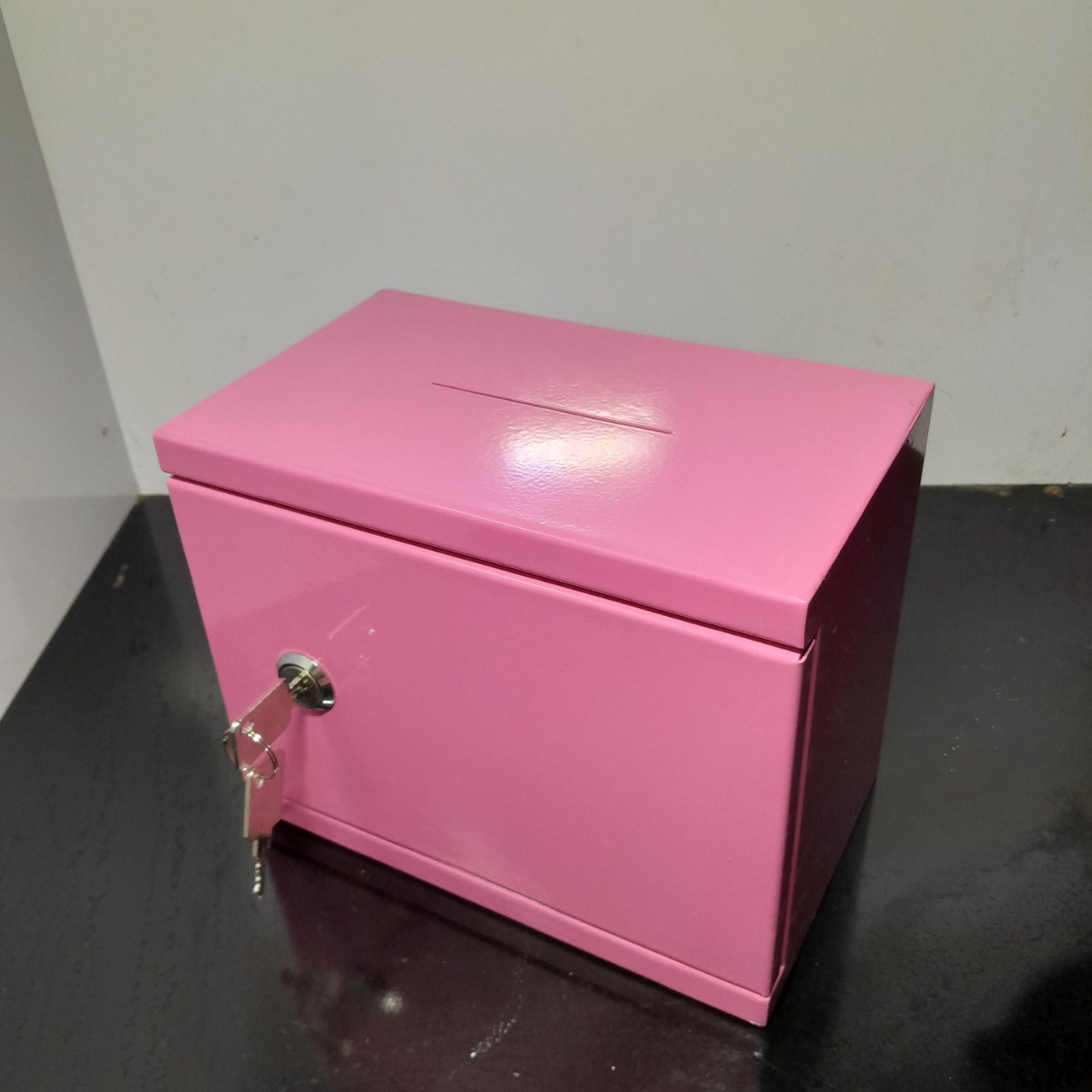 Két sắt mini tiết kiệm chống cháy khóa chìa