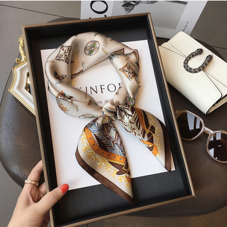 Khăn lụa vuông choàng cổ size 70x70cm